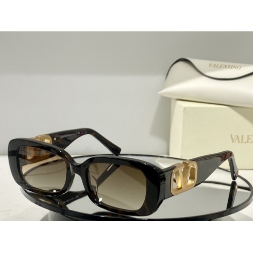 Valentino AAA Quality Sunglasses #967980