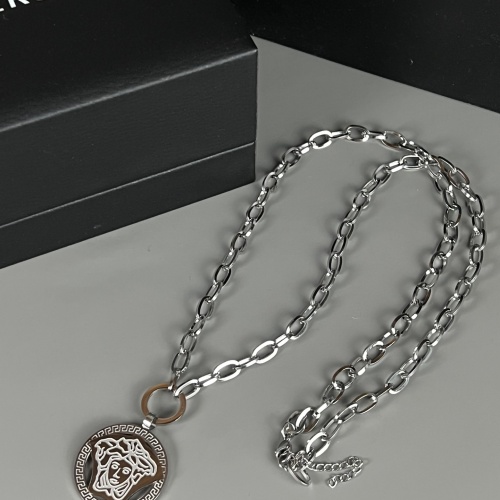 Versace Necklace For Women #968008
