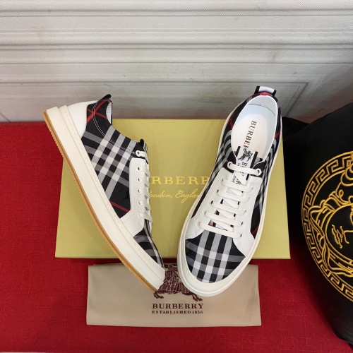 Burberry Casual Shoes For Men #968466