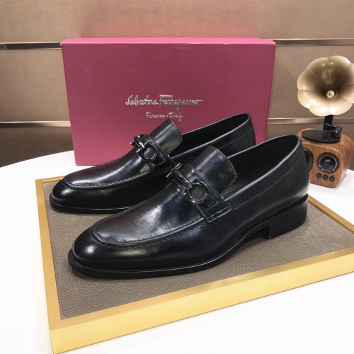 Salvatore Ferragamo Leather Shoes For Men #968506