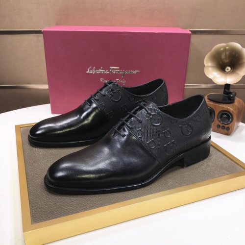 Salvatore Ferragamo Leather Shoes For Men #968510
