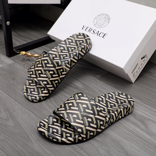 Versace Slippers For Men #968572