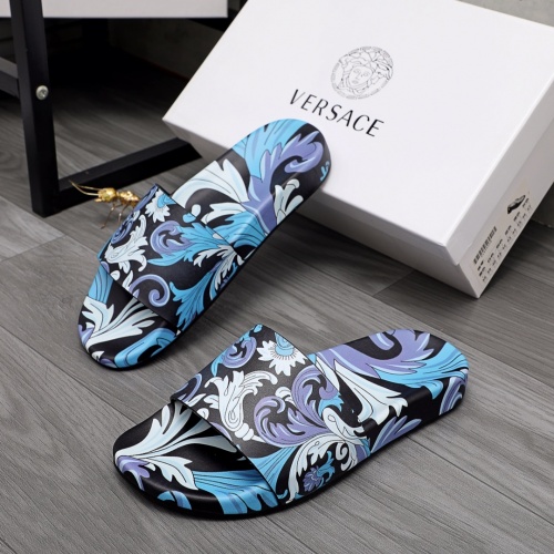 Versace Slippers For Men #968574