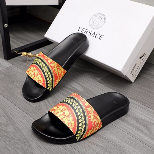 Versace Slippers For Men #968585