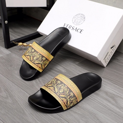 Versace Slippers For Men #968586