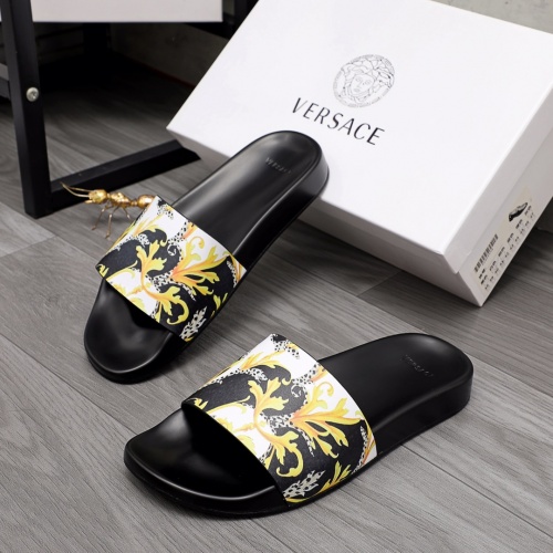 Versace Slippers For Men #968588