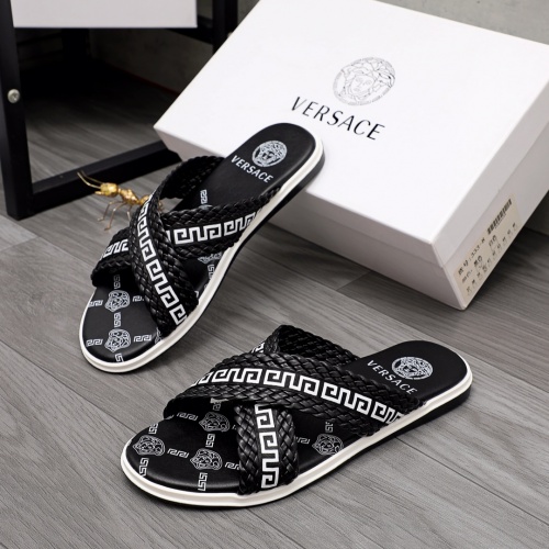Versace Slippers For Men #968611