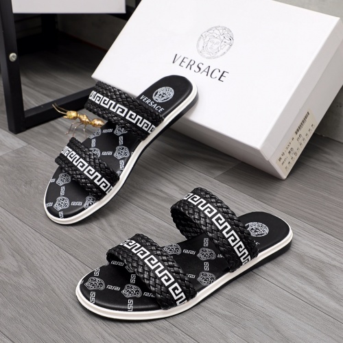 Versace Slippers For Men #968613