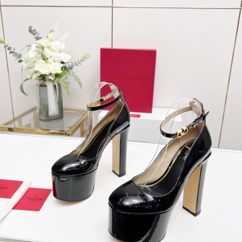 Valentino Sandal For Women #968895
