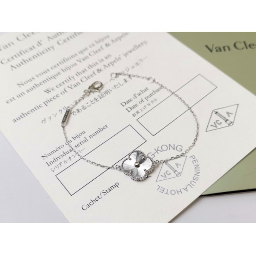 Van Cleef & Arpels Bracelets For Women #969715