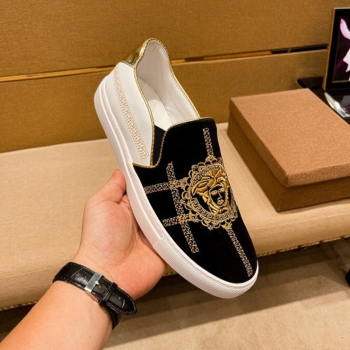 Replica Versace Casual Shoes For Men #969973 $72.00 USD for Wholesale