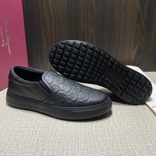 Replica Salvatore Ferragamo Casual Shoes For Men #970235 $68.00 USD for Wholesale