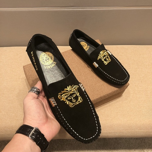 Versace Leather Shoes For Men #971288
