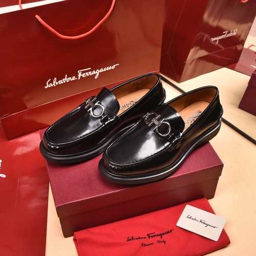 Salvatore Ferragamo Leather Shoes For Men #971490