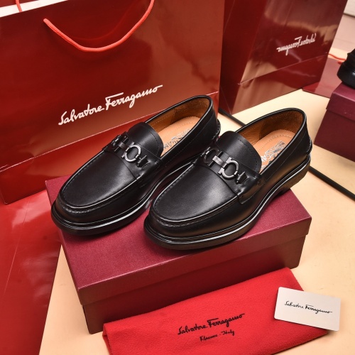 Salvatore Ferragamo Leather Shoes For Men #971500