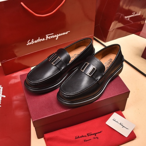 Salvatore Ferragamo Leather Shoes For Men #971509