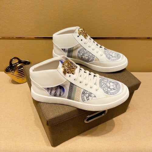 Versace High Tops Shoes For Men #971543