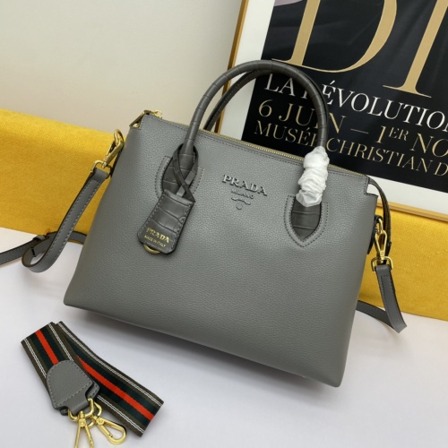 $105.00 USD Prada AAA Quality Handbags For Women #971558