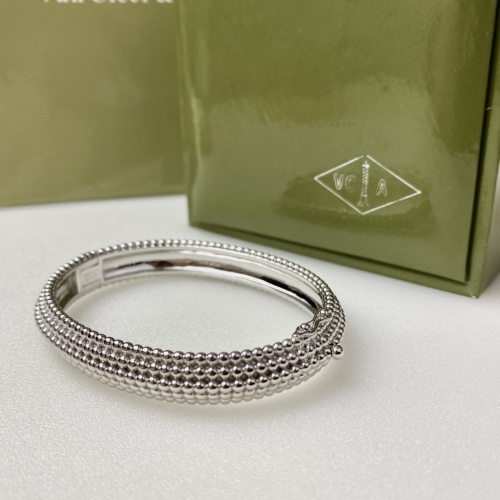 Van Cleef & Arpels Bracelets For Women #971862