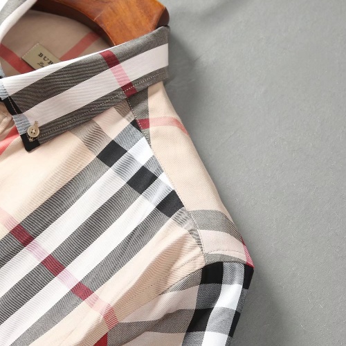 Replica Burberry Shirts Short Sleeved For Men #972117 $40.00 USD for Wholesale