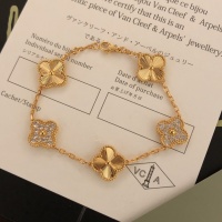 $39.00 USD Van Cleef & Arpels Bracelets For Women #972809