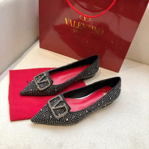 Valentino Flat Shoes For Women #973148 $88.00 USD, Wholesale Replica Valentino Flat Shoes