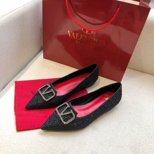 Valentino Flat Shoes For Women #973149
