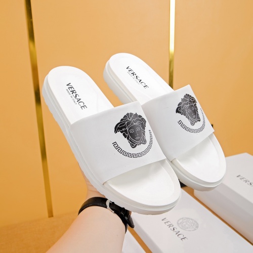 Versace Slippers For Men #973351