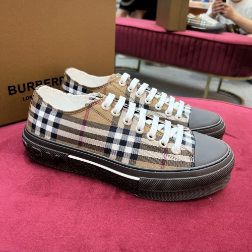 Replica Burberry Casual Shoes For Men #973650 $76.00 USD for Wholesale