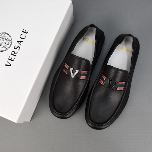 Versace Casual Shoes For Men #973696