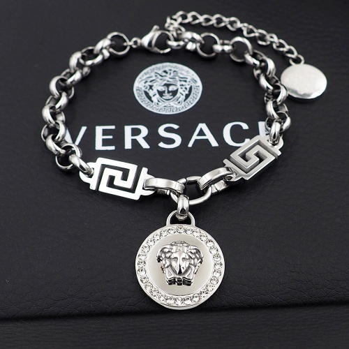 Replica Versace Bracelet #974108 $27.00 USD for Wholesale