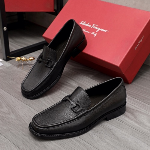 Salvatore Ferragamo Leather Shoes For Men #974835