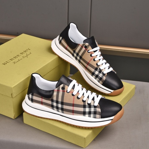 Burberry Casual Shoes For Men #974977