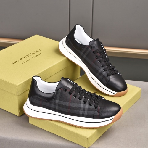 Burberry Casual Shoes For Men #974978