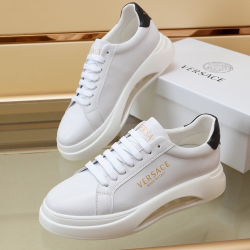 Versace Casual Shoes For Men #974979