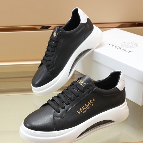 Versace Casual Shoes For Men #974980