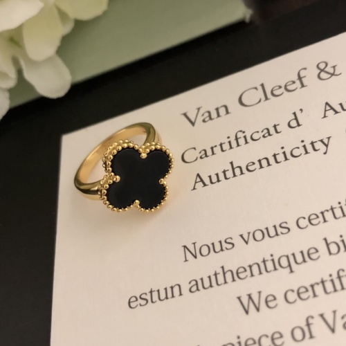 Van Cleef & Arpels Rings For Women #975177