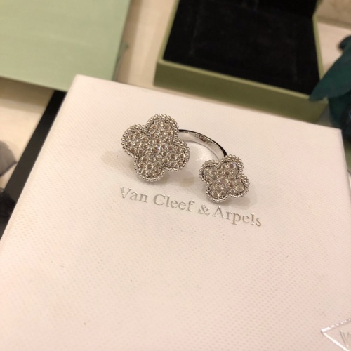 Van Cleef & Arpels Rings For Women #975179