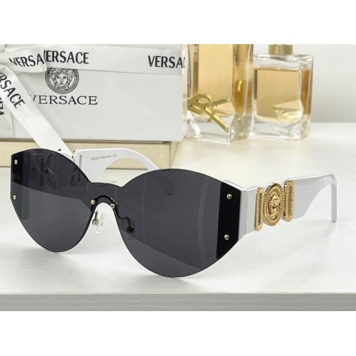 Versace AAA Quality Sunglasses #975275