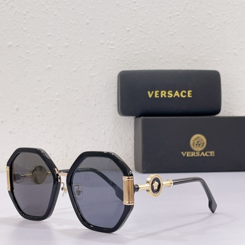 Versace AAA Quality Sunglasses #975306