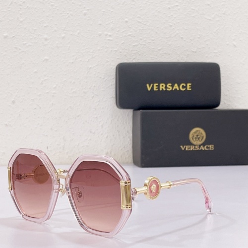 Versace AAA Quality Sunglasses #975308