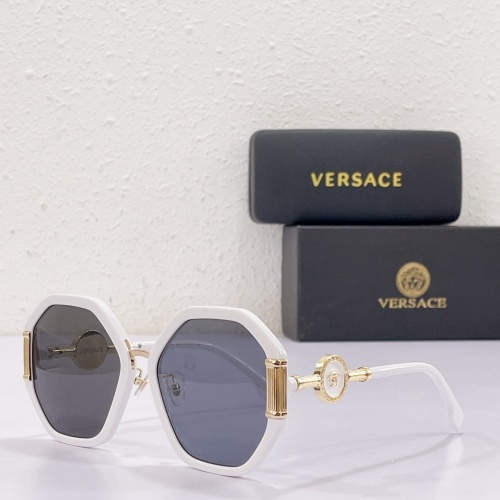 Versace AAA Quality Sunglasses #975310