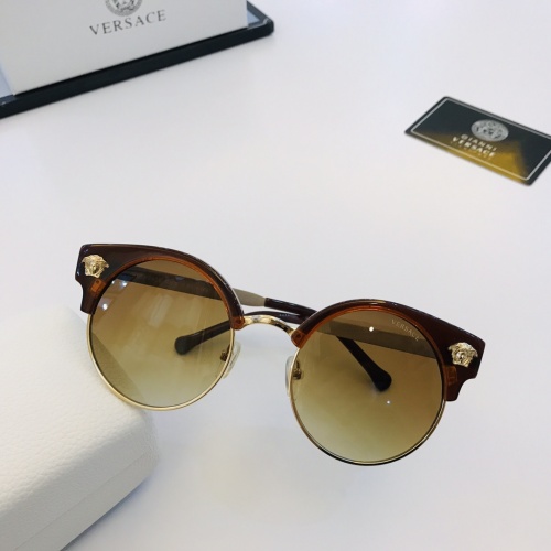 Versace AAA Quality Sunglasses #975313