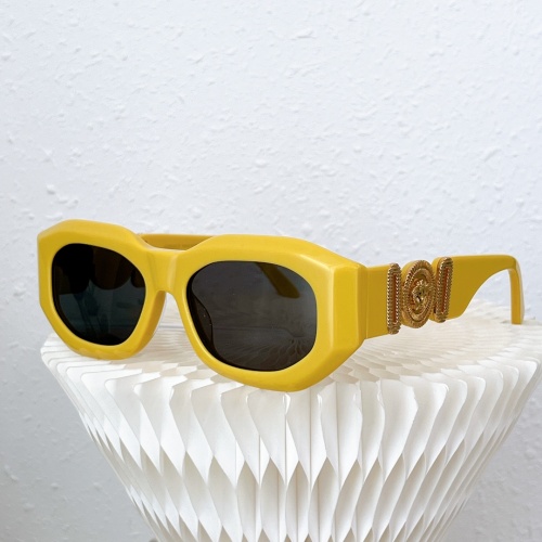 Versace AAA Quality Sunglasses #975327