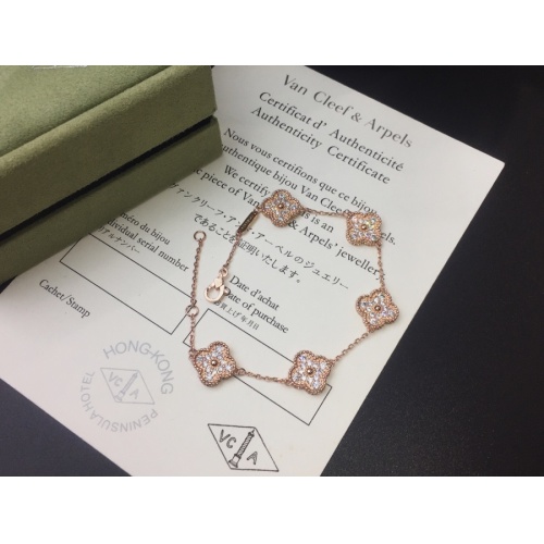 $32.00 USD Van Cleef & Arpels Bracelets For Women #975440