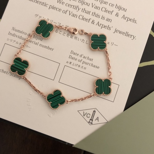 Van Cleef & Arpels Bracelets For Women #975578
