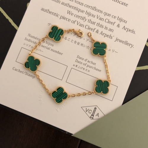 Van Cleef & Arpels Bracelets For Women #975579