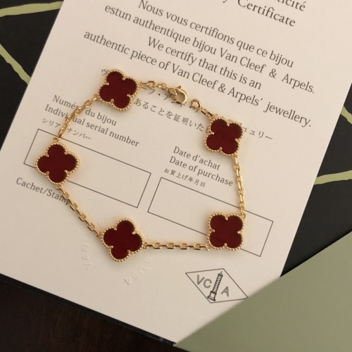 Van Cleef & Arpels Bracelets For Women #975583