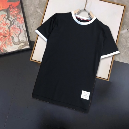 $36.00 USD Thom Browne TB T-Shirts Short Sleeved For Men #976005