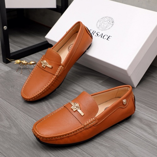 Versace Leather Shoes For Men #976395